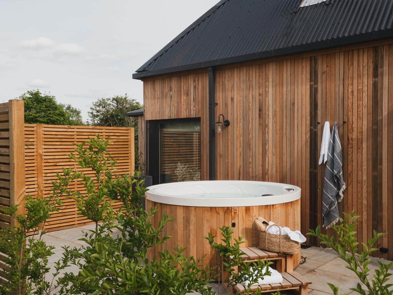 Hot tub at Eve barn