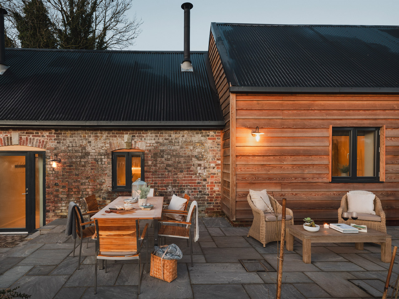 outdoor area at Kennet barn