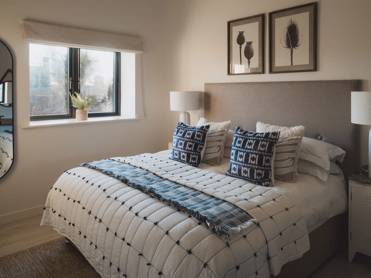 Bedroom at Ridgeway barn
